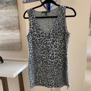 NWOT White House Black Market Gray Leopard Print Sleeveless Sweater sz S/P